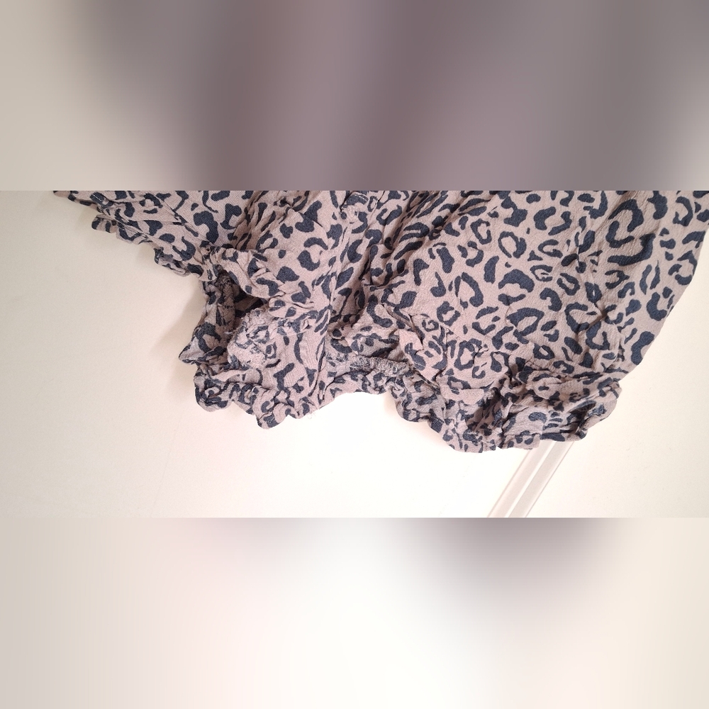 American Eagle Sz L Leopard Print Women's Shorts - Picture 3 of 6